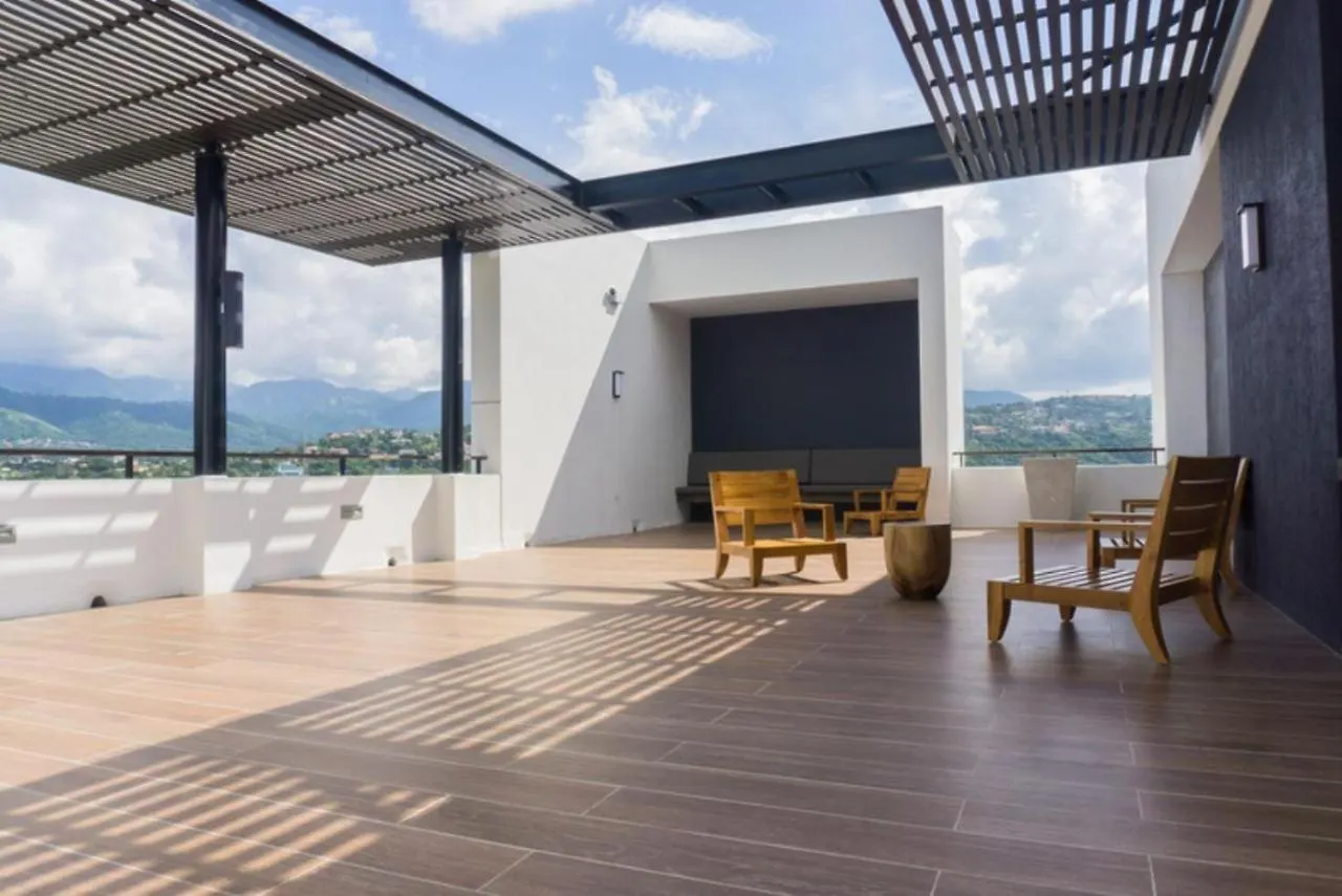 Via Apartments @ New كينغستون