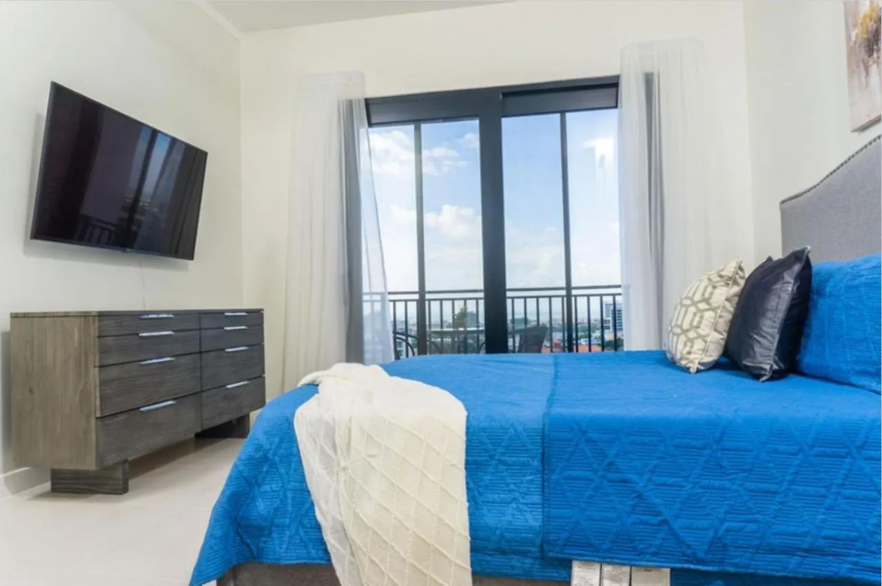 Via Apartments @ New كينغستون
