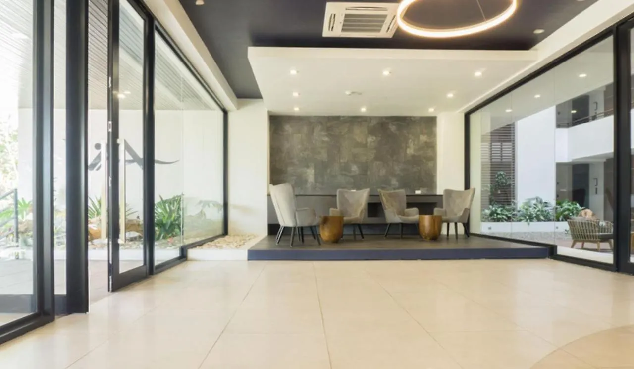 Via Apartments @ New كينغستون