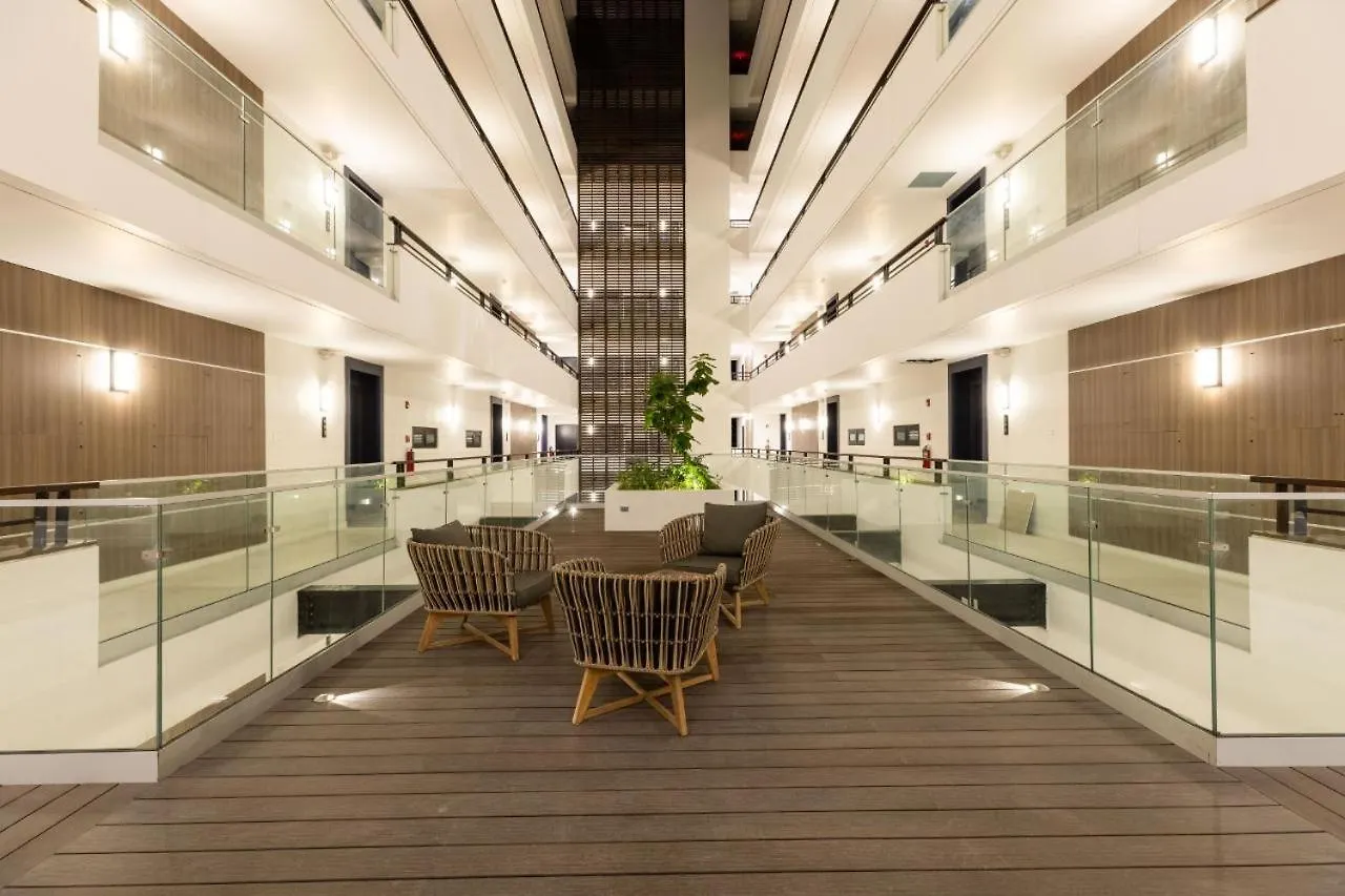 Via Apartments @ New كينغستون 0*,