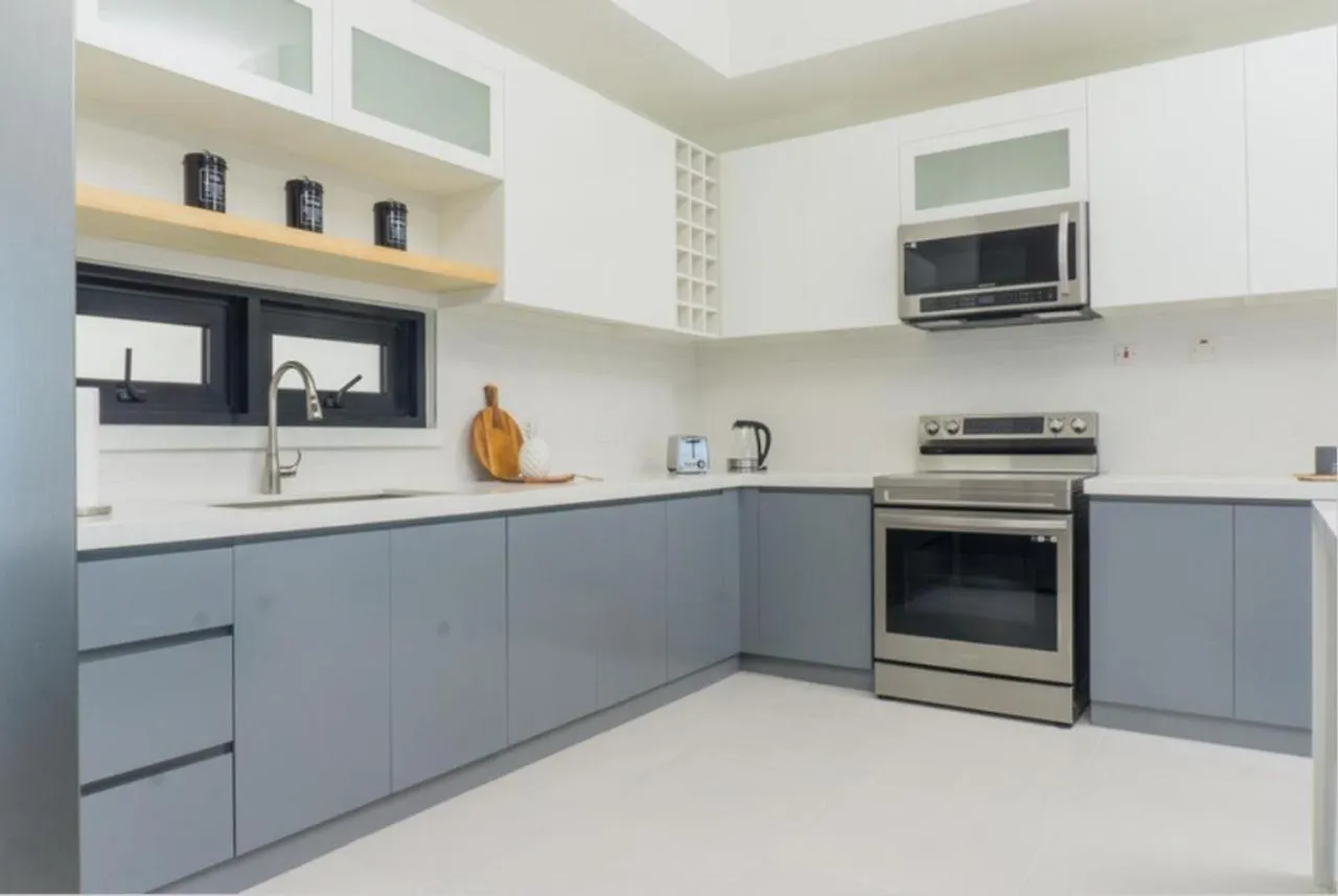 Via Apartments @ New كينغستون