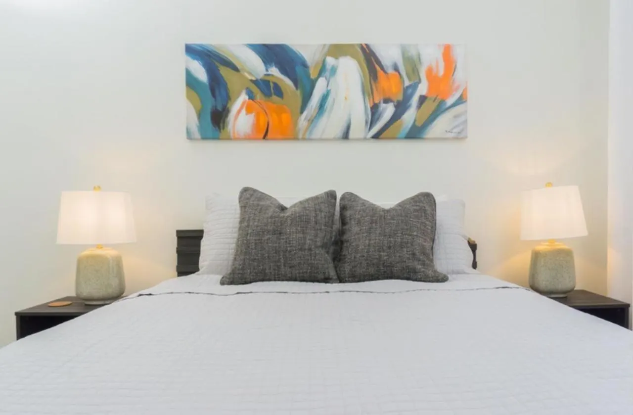 Via Apartments @ New كينغستون