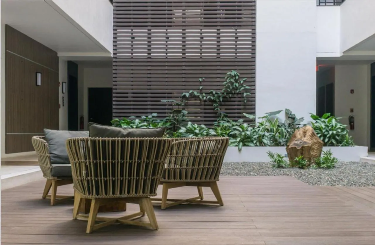 Via Apartments @ New كينغستون 0*,