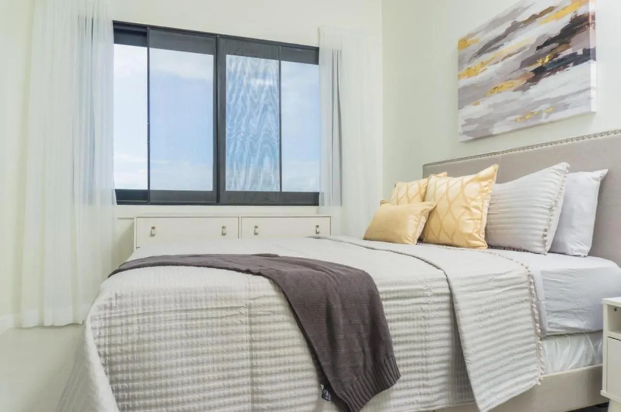 Via Apartments @ New كينغستون